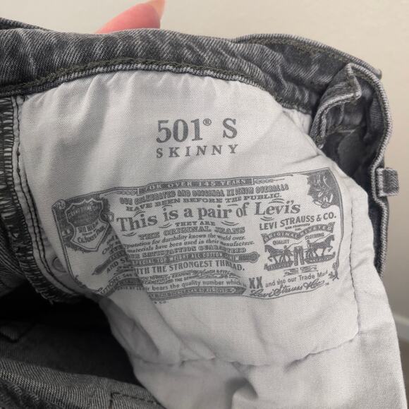 Levi's 501 Skinny Denim Jeans Washed Black 26 Button Fly‎ Frayed Hem Classic - Picture 13 of 16